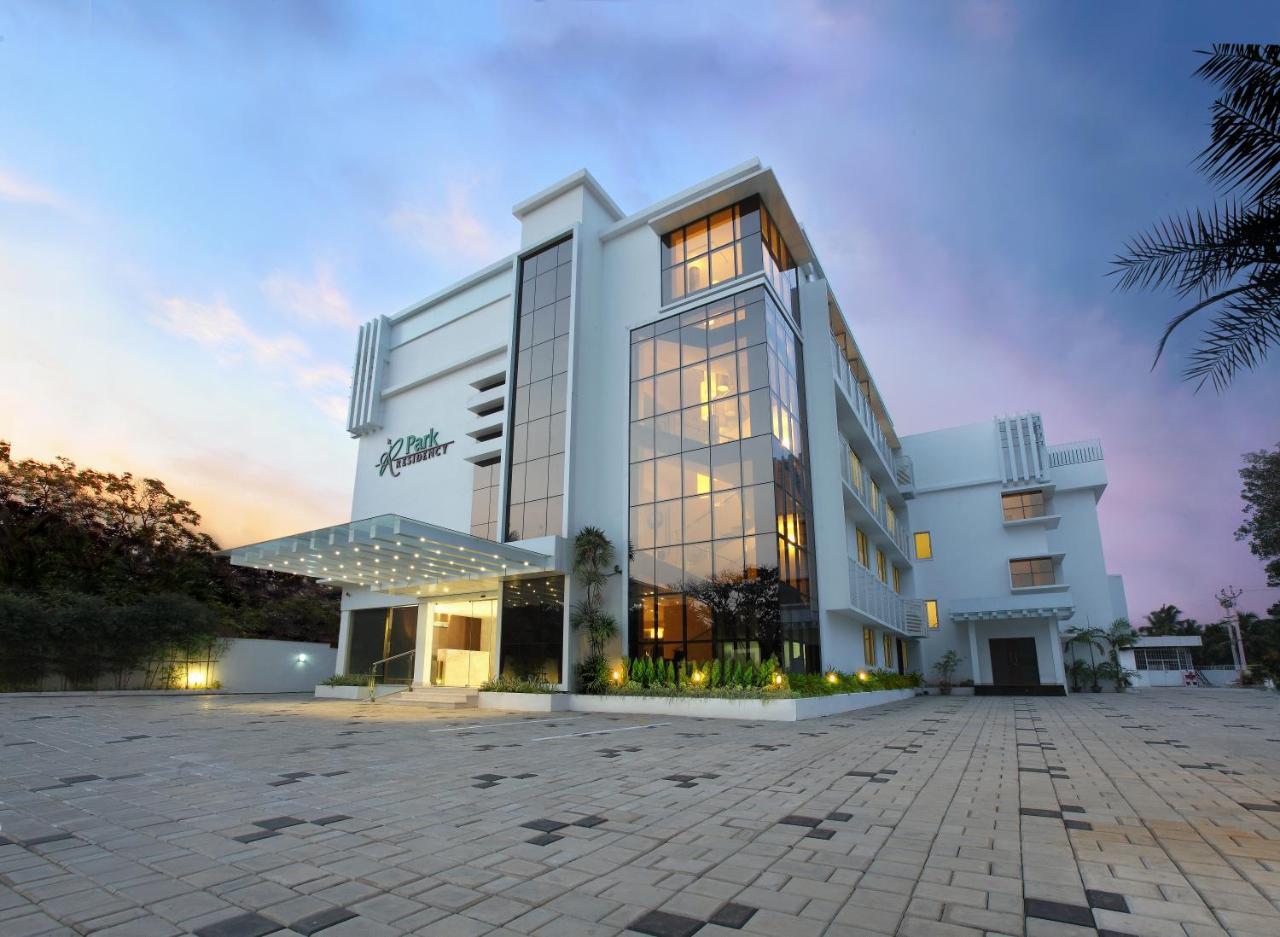 Park Residency Adoor Hotel Adur Екстериор снимка