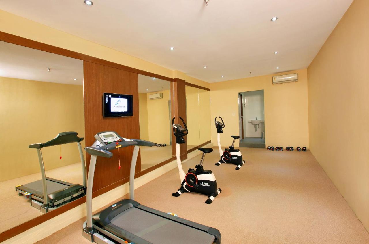 Park Residency Adoor Hotel Adur Екстериор снимка